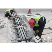 橋頭跳車現(xiàn)象是橋梁伸縮縫的什么問題導(dǎo)致的呢？