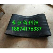 專業(yè)供應(yīng)攪拌機(jī)配件，中聯(lián)攪拌機(jī)配件，中聯(lián)HZS120P型下料斗膠桶